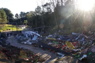 delegada-diz-que-vitimas-de-explosao-no-parana-iniciavam-turno-e-fizeram-oracao-pouco-antes