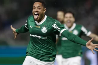 palmeiras-domina-corinthians-na-arena,-mas-faz-gol-contra-e-so-empata-derbi