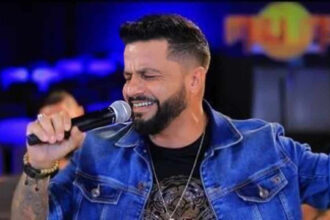 william-bonner-anuncia-saida-do-‘jn’;-cesar-tralli-comandara-o-telejornal