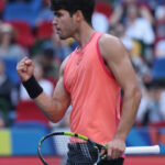 yago-dora-celebra-‘vida-adulta’-com-titulo-mundial-de-surfe-e-afago-no-pai