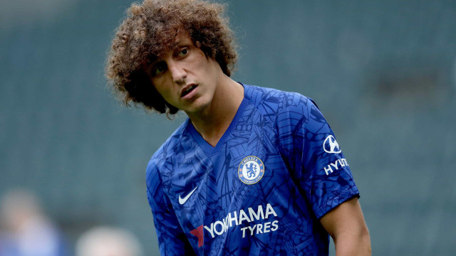 mulher-que-denunciou-david-luiz-vai-entregar-celular-para-pericia-policial