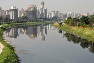 sabesp-e-multada-em-r$-22,7-milhoes-pelo-vazamento-de-esgoto-no-rio-pinheiros