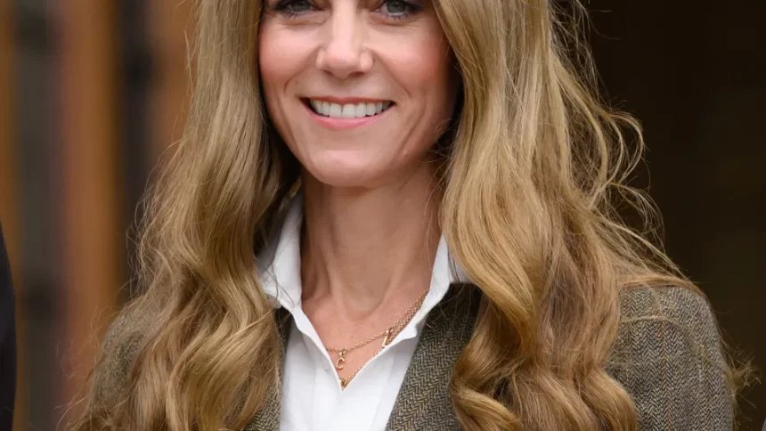 kate-middleton-loira?-“fez-isso-para-facilitar-transicao-para-o-grisalho”