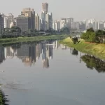 esgoto-vaza-no-rio-pinheiros-e-reparo-definitivo-so-deve-ocorrer-em-2026