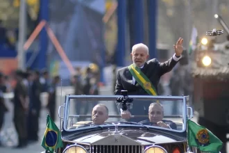 lula-inicia-desfile-do-7-de-setembro-em-brasilia-com-mote-‘brasil-soberano’