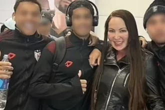 jogadores-do-atletico-go-sao-dispensados-apos-foto-com-atriz-porno