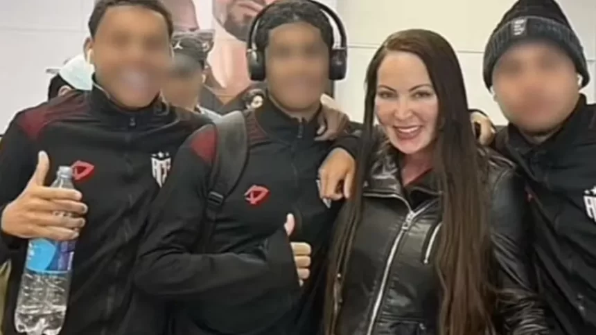 jogadores-do-atletico-go-sao-dispensados-apos-foto-com-atriz-porno