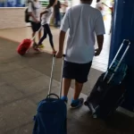 alunos-agora-sem-celular-na-escola-voltam-a-brincar-no-intervalo-e-a-ler-no-papel