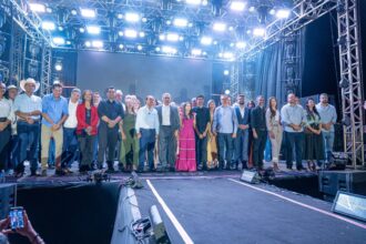 paraiso-do-tocantins:-deputado-dr.-danilo-alencar-prestigia-a-abertura-da-feneva-agro-tech-2025