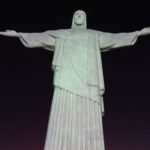 policia-investiga-homens-que-saltaram-de-paraquedas-do-cristo-redentor