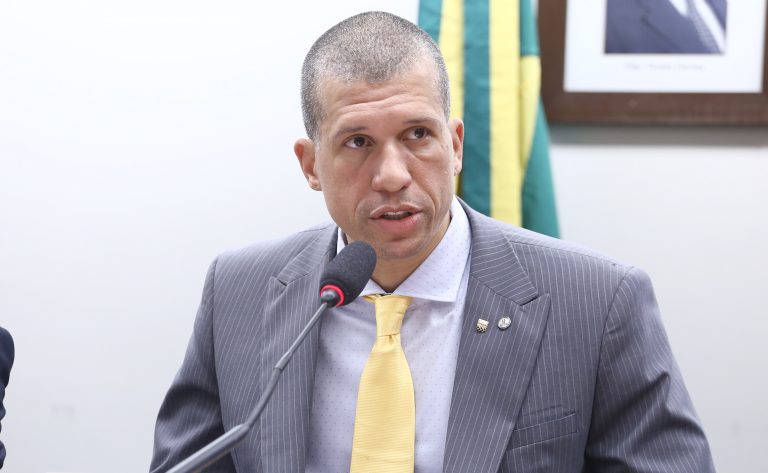 comissao-aprova-meia-entrada-para-acompanhante-de-pessoa-idosa
