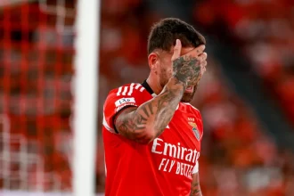 otamendi-desabafa-apos-recuo-que-custou-empate:-“jogada-de-m****…”