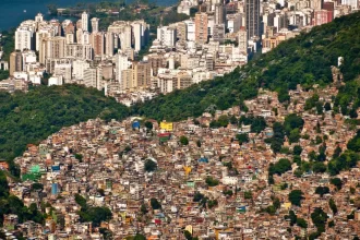 faccoes-e-milicias-dominam-servico-de-provedores-de-internet-e-se-expandem-no-rio