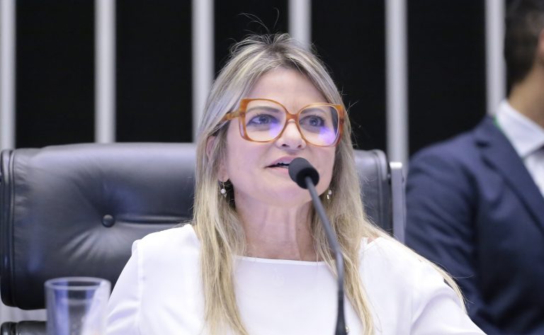 comissao-aprova-renda-familiar-de-ate-um-salario-minimo-para-pessoa-com-deficiencia-ter-acesso-ao-bpc