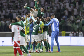 crespo-tem-motivos-para-sorrir,-mas-vive-incerteza-antes-da-libertadores