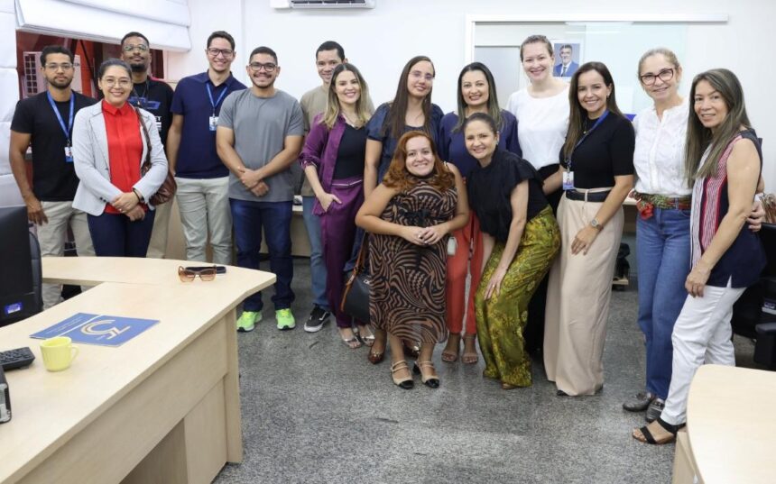 escola-do-legislativo-realiza-visita-guiada-com-novos-servidores-da-aleto