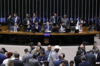 camara-aprova-em-2o-turno-o-texto-base-da-pec-das-prerrogativas