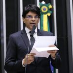 deputados-aprovam-em-1o-turno-o-texto-base-da-pec-das-prerrogativas;-acompanhe
