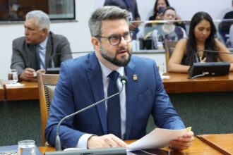 mantoan-apresenta-projeto-de-lei-que-cria-campanha-“mulher-segura,-sociedade-forte”