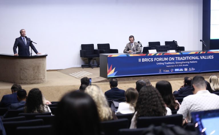 forum-brics-propoe-acoes-conjuntas-para-combater-pobreza-e-doencas