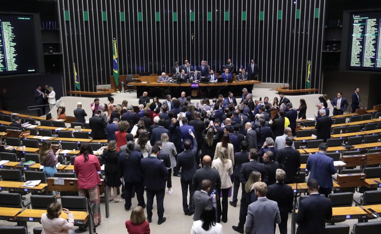 camara-aprova-regime-de-urgencia-para-projeto-sobre-anistia