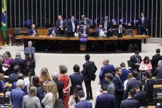 deputados-analisam-pedido-de-urgencia-para-projeto-sobre-anistia;-acompanhe