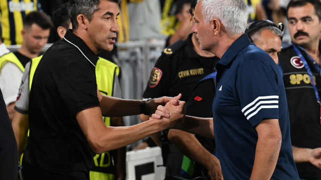 jose-mourinho-retorna-ao-benfica-apos-25-anos-e-assina-ate-2027