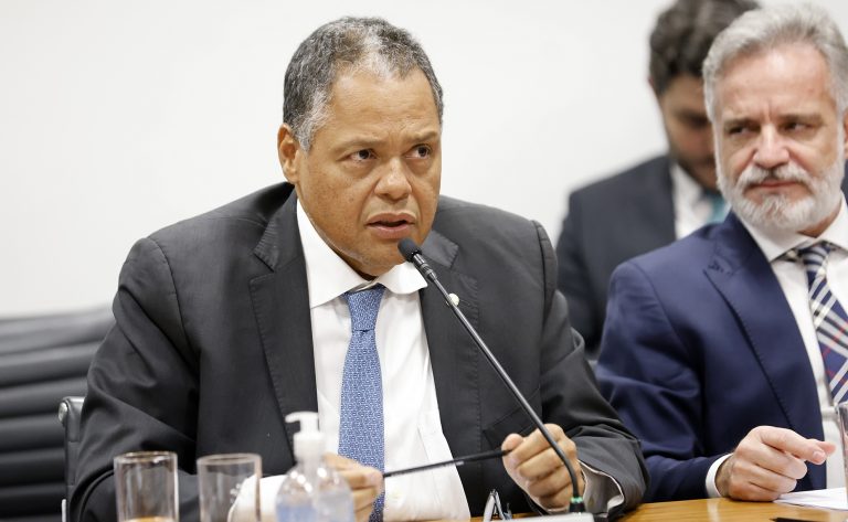 entra-em-vigor-lei-que-da-nome-do-papa-francisco-a-viaduto-em-aparecida-(sp)