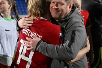 inglaterra-em-choque!-ex-treinador-do-liverpool-morre-aos-47-anos