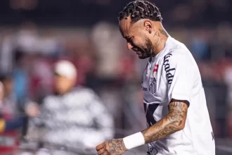 neymar-perde-novo-classico-por-lesao-e-ve-selecao-brasileira-mais-distante