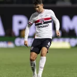 sao-paulo-chega-para-classico-contra-o-santos-com-dilemas