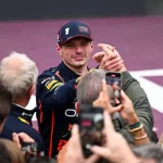 verstappen-vence-o-gp-do-azerbaijao-de-ponta-a-ponta-e-volta-a-briga-pela-taca;-bortoleto-e-11o