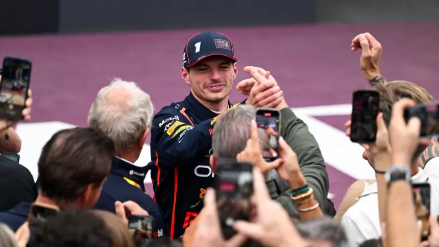 verstappen-vence-o-gp-do-azerbaijao-de-ponta-a-ponta-e-volta-a-briga-pela-taca;-bortoleto-e-11o
