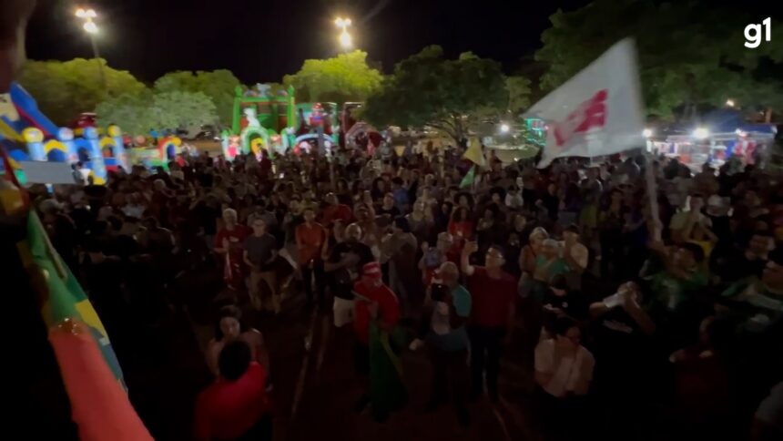 grupo-faz-ato-contra-projeto-da-anistia-e-pec-da-blindagem,-em-palmas