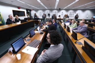 conselho-de-etica-avalia-casos-de-eduardo-bolsonaro-e-gilvan-da-federal
