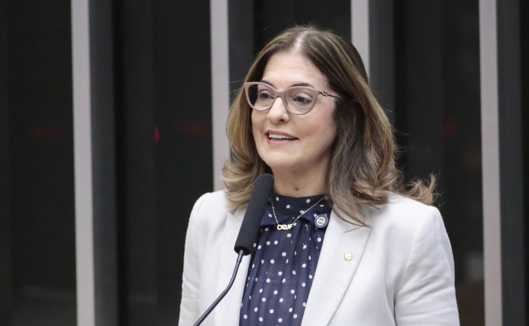 comissao-aprova-teletrabalho-e-jornada-flexivel-a-pais-de-crianca-com-cancer