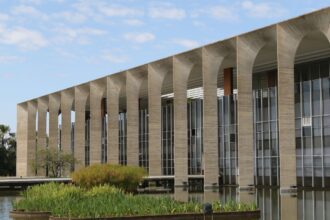 itamaraty-diz-que-brasil-“nao-se-curvara”-a-novas-sancoes-dos-eua