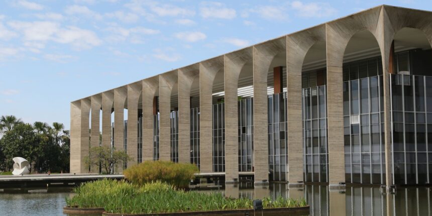 itamaraty-diz-que-brasil-“nao-se-curvara”-a-novas-sancoes-dos-eua