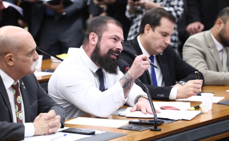 comissao-aprova-integracao-de-sistemas-de-cameras-de-condominios-na-busca-por-foragidos