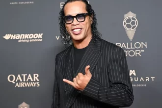 ronaldinho-desconversa-sobre-selecao-e-arranca-risadas-na-bola-de-ouro