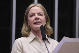 gleisi-admite-retirar-urgencia-de-projeto-sobre-licenciamento-ambiental