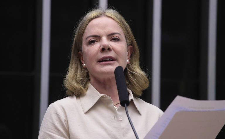 gleisi-admite-retirar-urgencia-de-projeto-sobre-licenciamento-ambiental