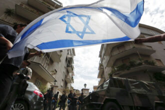 real-madrid-goleia-levante-com-golaco-de-vini-jr.-e-mantem-100%-no-espanhol