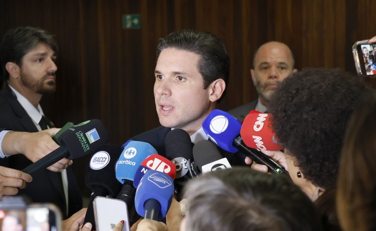 motta-inclui-na-pauta-de-votacoes-de-hoje-proposta-que-acelera-atendimento-de-especialidades-no-sus