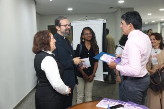 livro-“a-arte-de-escutar”-e-lancado-na-assembleia-legislativa