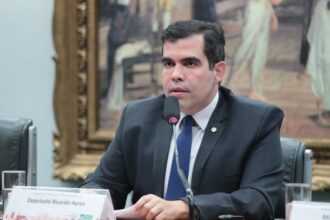 comissao-aprova-proposta-que-detalha-papel-do-cuidador-de-pessoa-com-deficiencia
