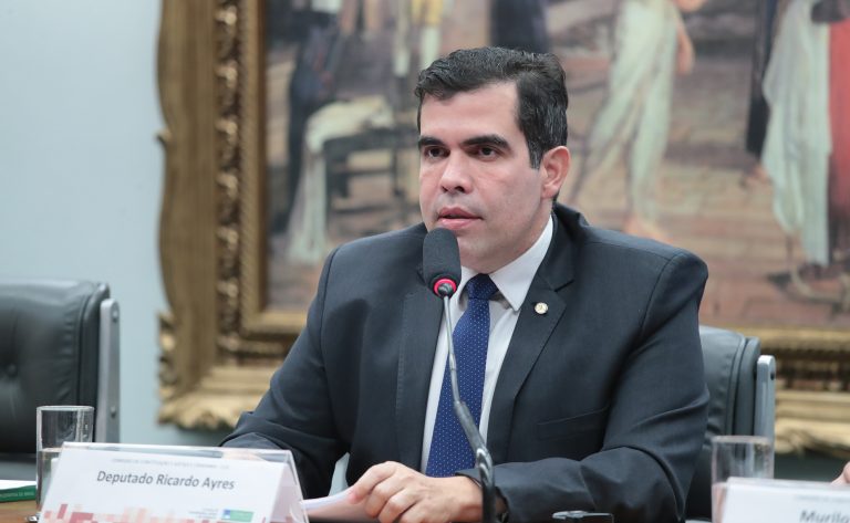 comissao-aprova-proposta-que-detalha-papel-do-cuidador-de-pessoa-com-deficiencia