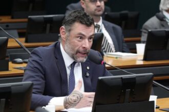 comissao-de-constituicao-e-justica-aprova-punicoes-para-quem-discriminar-pessoas-com-autismo