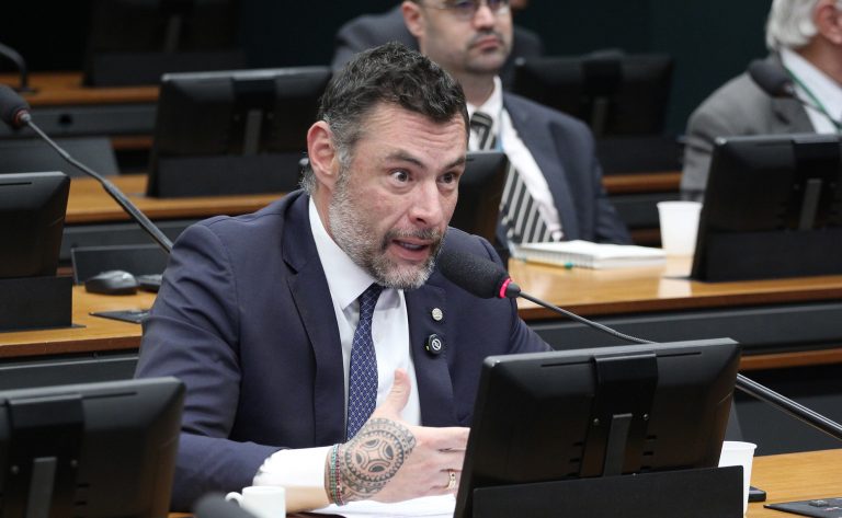 comissao-de-constituicao-e-justica-aprova-punicoes-para-quem-discriminar-pessoas-com-autismo