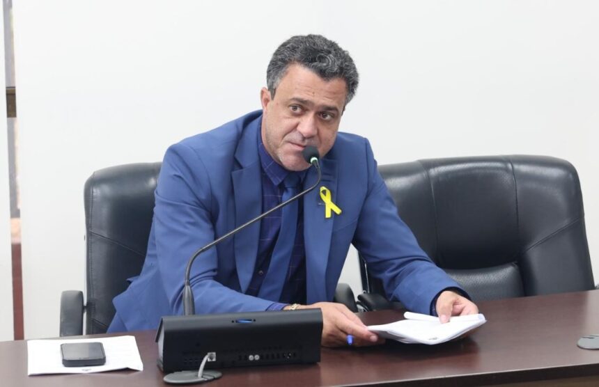 luciano-oliveira-cobra-urgencia-na-instalacao-de-ar-condicionado-em-escolas-estaduais-do-tocantins